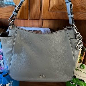 EUC Coach gray pebbled leather shoulder bag.